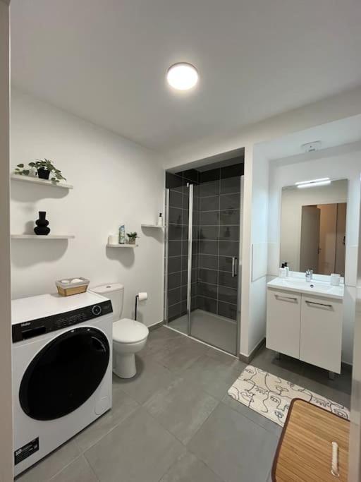 T3 Moderne - Proche Tram - Parking Prive Apartment Angers Bagian luar foto