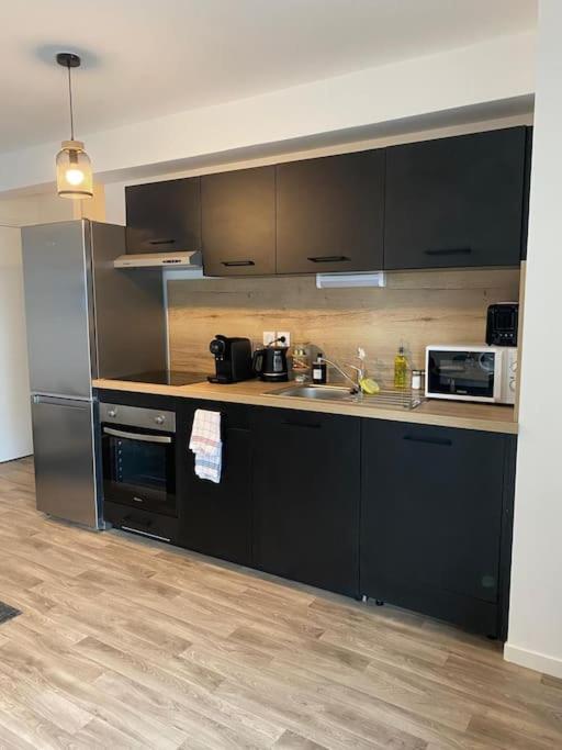 T3 Moderne - Proche Tram - Parking Prive Apartment Angers Bagian luar foto
